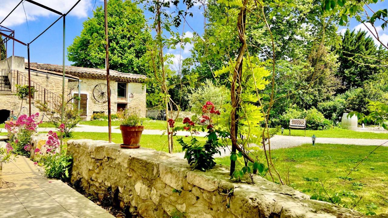 Domaine De La Brave Bed & Breakfast Pernes-les-Fontaines Eksteriør bilde