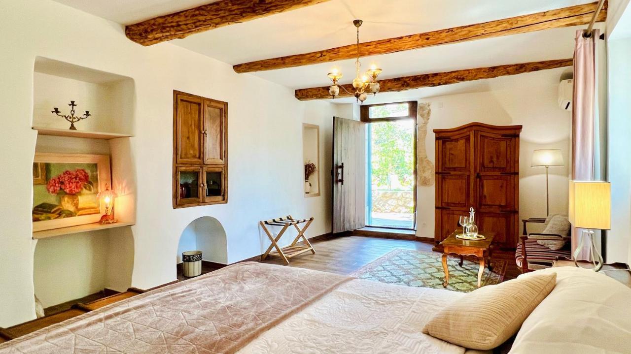 Domaine De La Brave Bed & Breakfast Pernes-les-Fontaines Eksteriør bilde