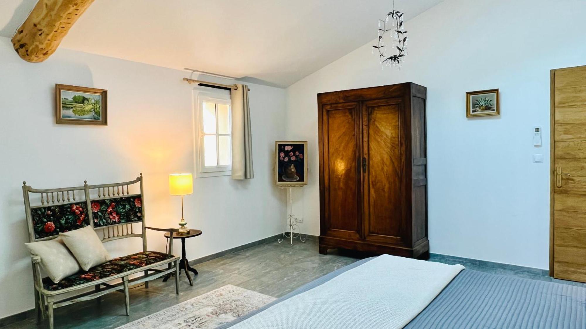 Domaine De La Brave Bed & Breakfast Pernes-les-Fontaines Rom bilde