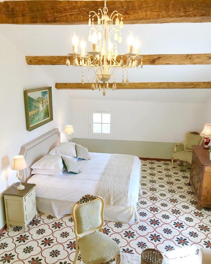 Domaine De La Brave Bed & Breakfast Pernes-les-Fontaines Eksteriør bilde